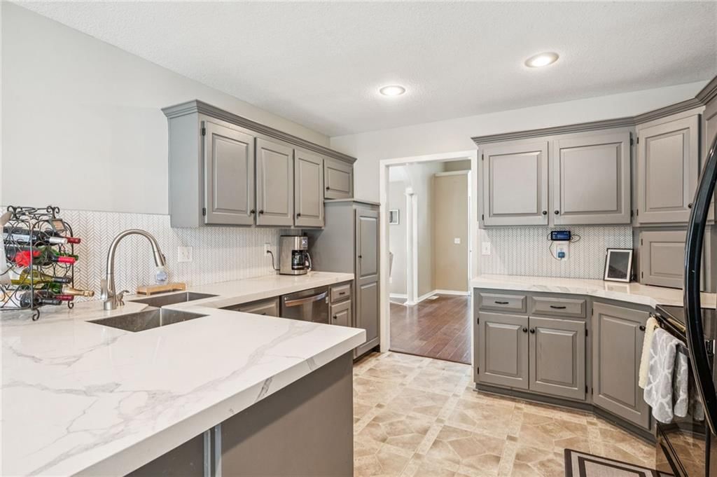 1507 Amesbury Avenue — photo 15
