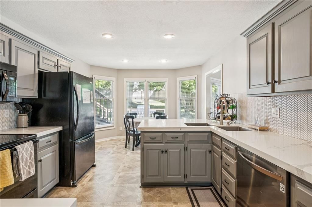 1507 Amesbury Avenue — photo 16