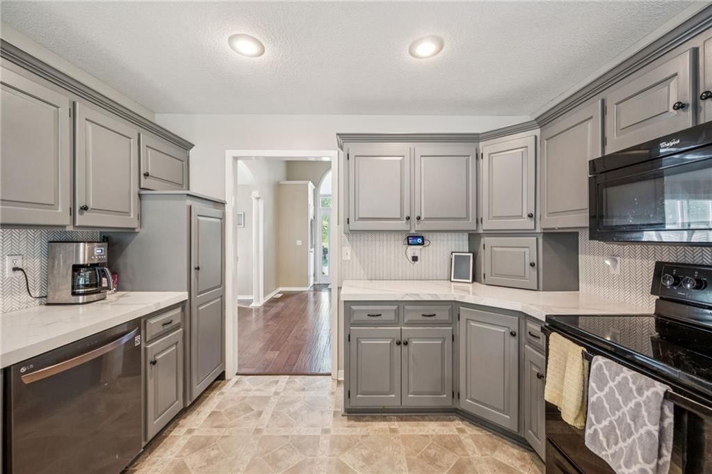 1507 Amesbury Avenue — photo 18