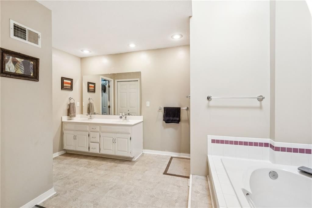 1507 Amesbury Avenue — photo 27