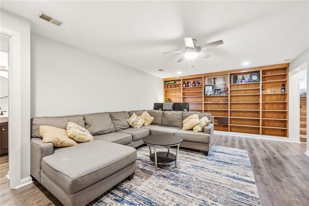 1507 Amesbury Avenue — photo 33