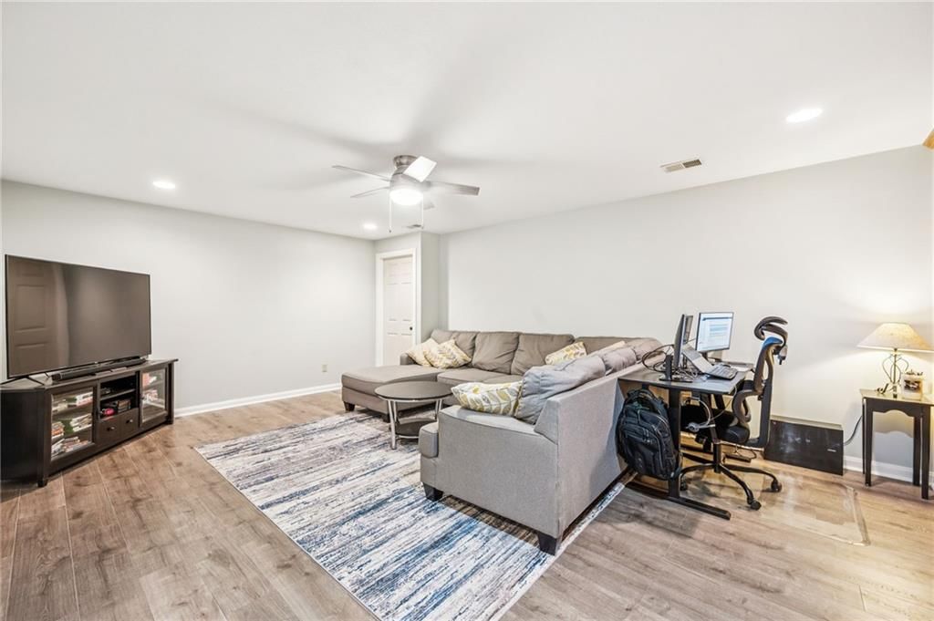 1507 Amesbury Avenue — photo 34