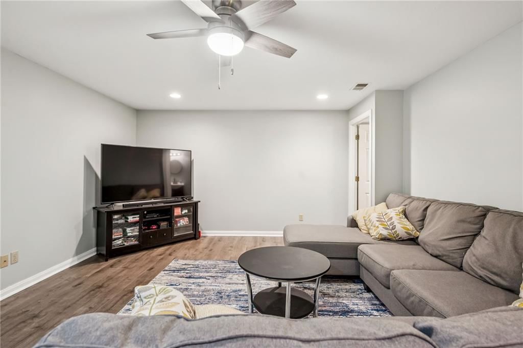 1507 Amesbury Avenue — photo 35