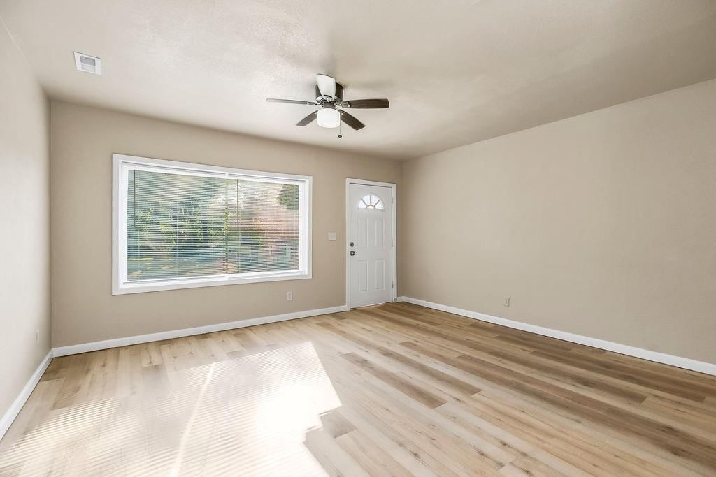 8012 Garfield Avenue — photo 4