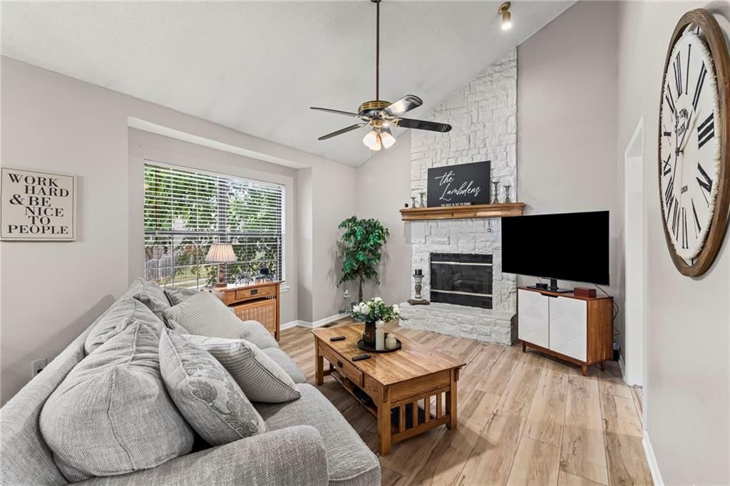 Photo 6 of 32 - 2123 SE 5th Street