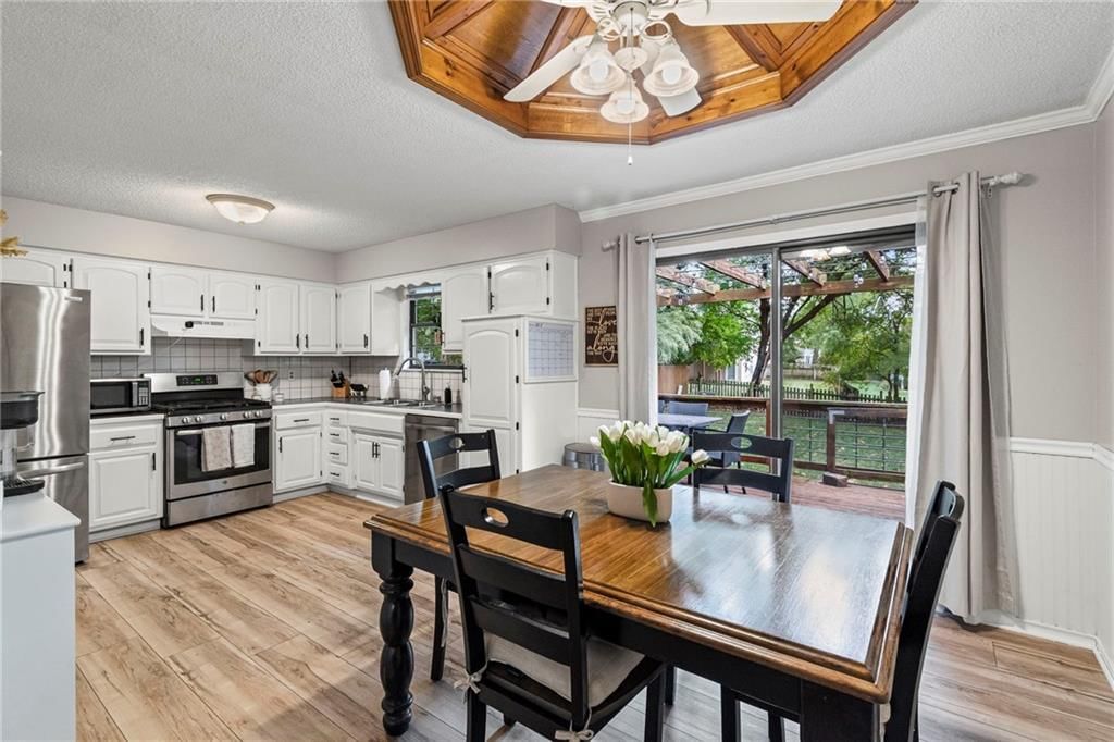 Photo 8 of 32 - 2123 SE 5th Street
