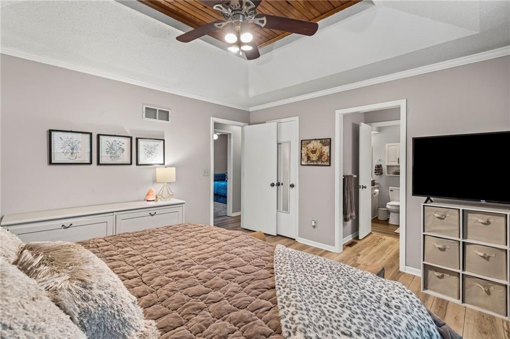 Photo 15 of 32 - 2123 SE 5th Street