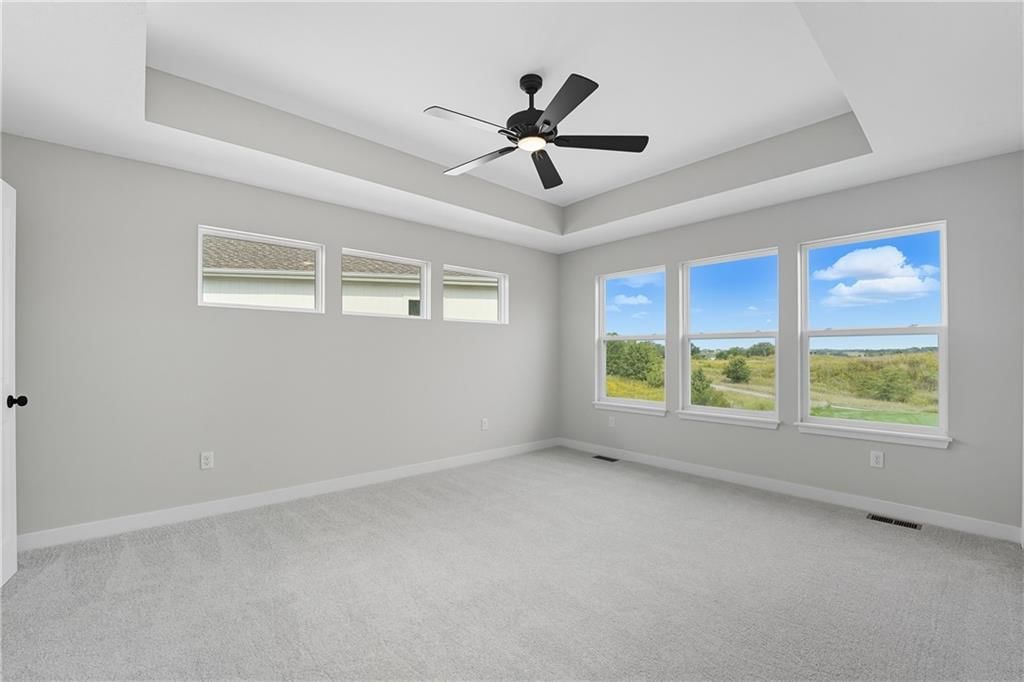 708 Glenn Circle — photo 8