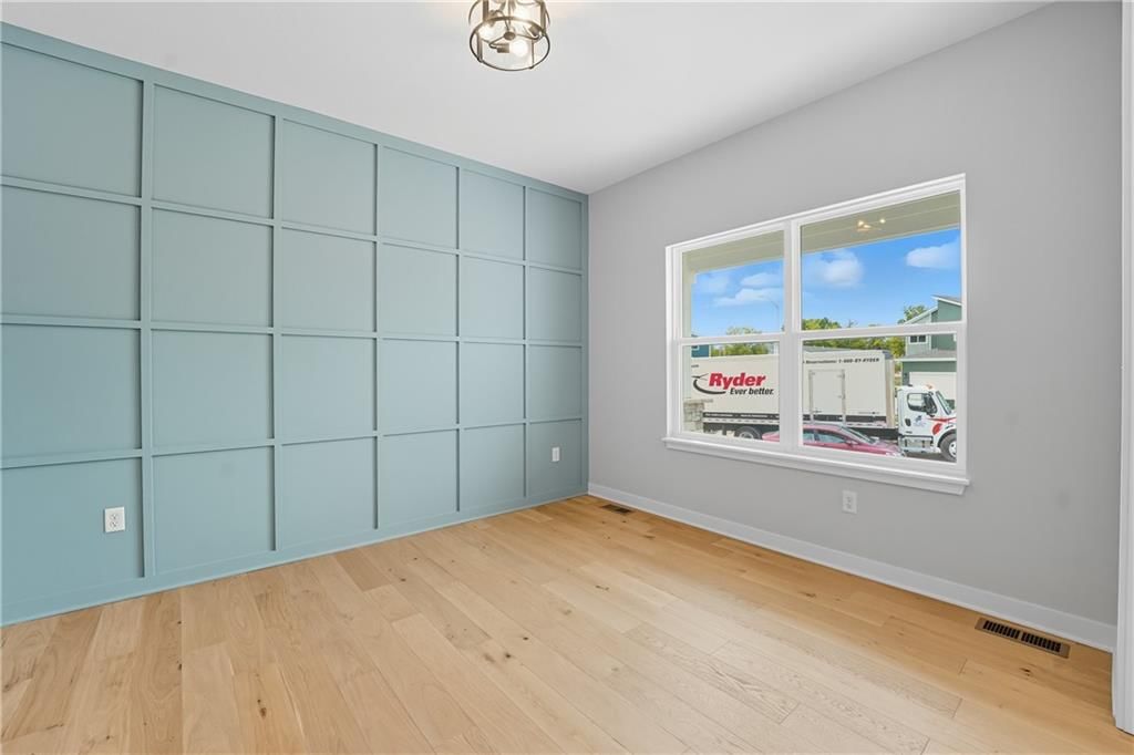 708 Glenn Circle — photo 16