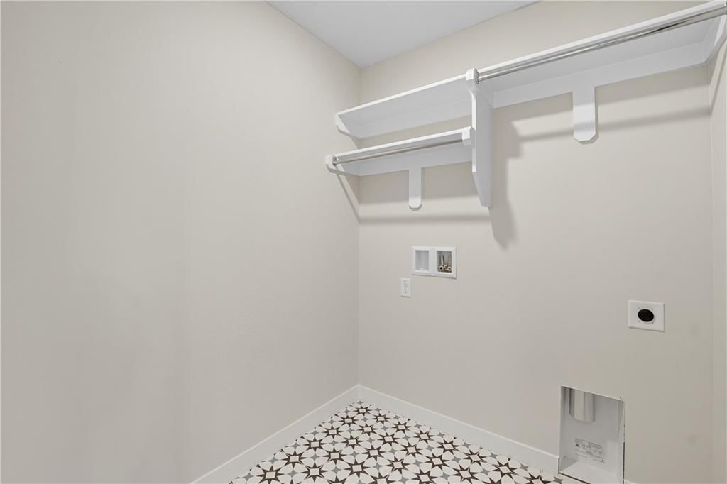 708 Glenn Circle — photo 40