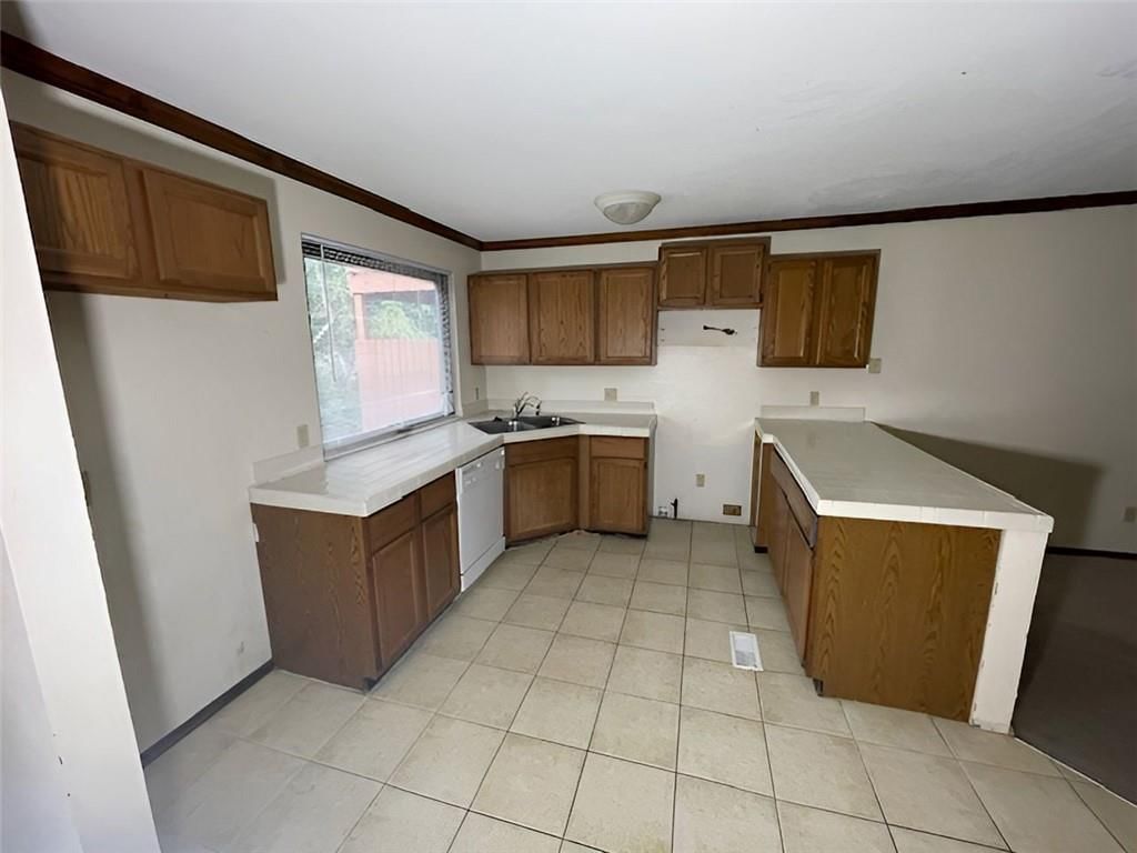 2074 Duclair Parkway — photo 9