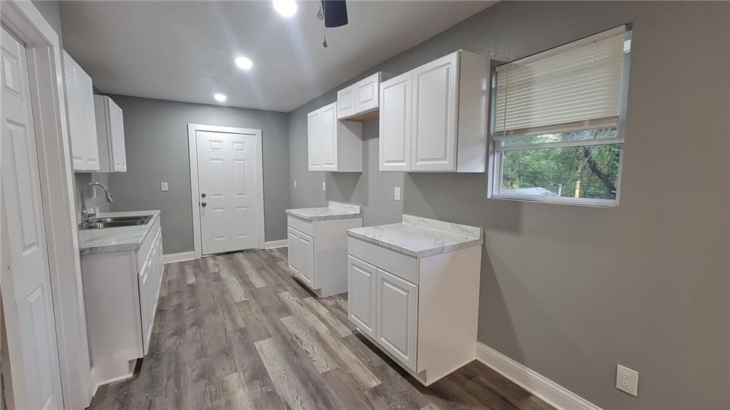 6721 S Benton Avenue — photo 9