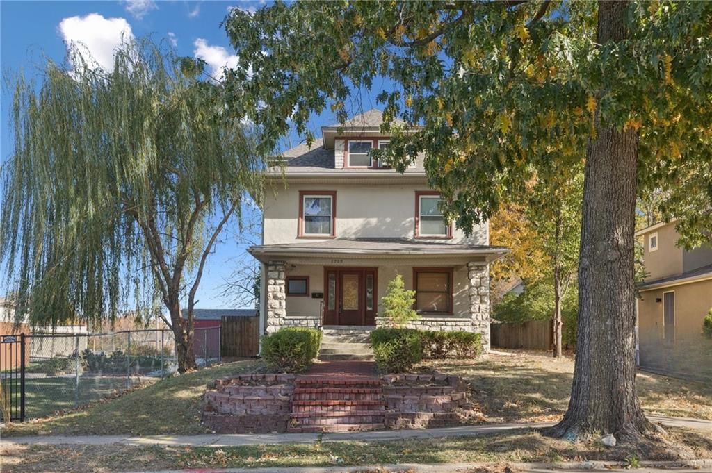 2709 CHARLOTTE Street — photo 2