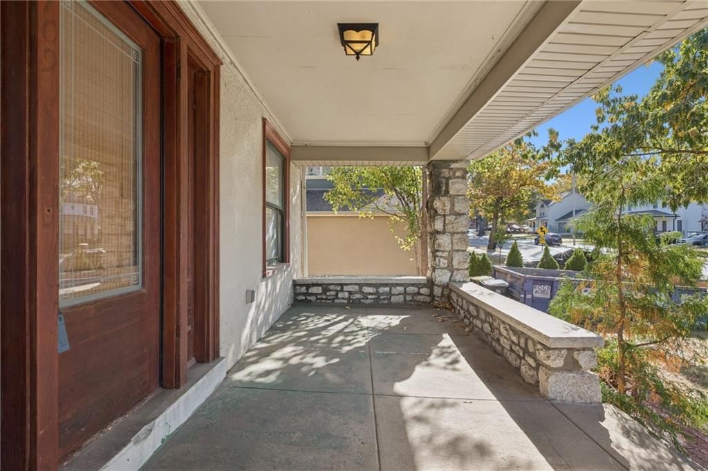 2709 CHARLOTTE Street — photo 4