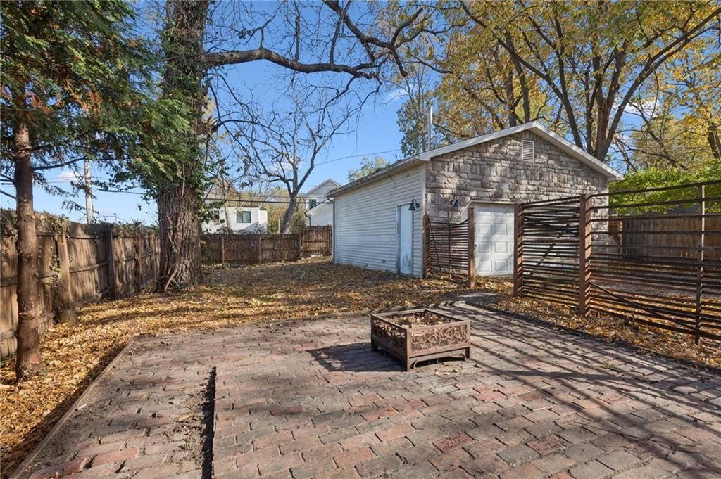 2709 CHARLOTTE Street — photo 44