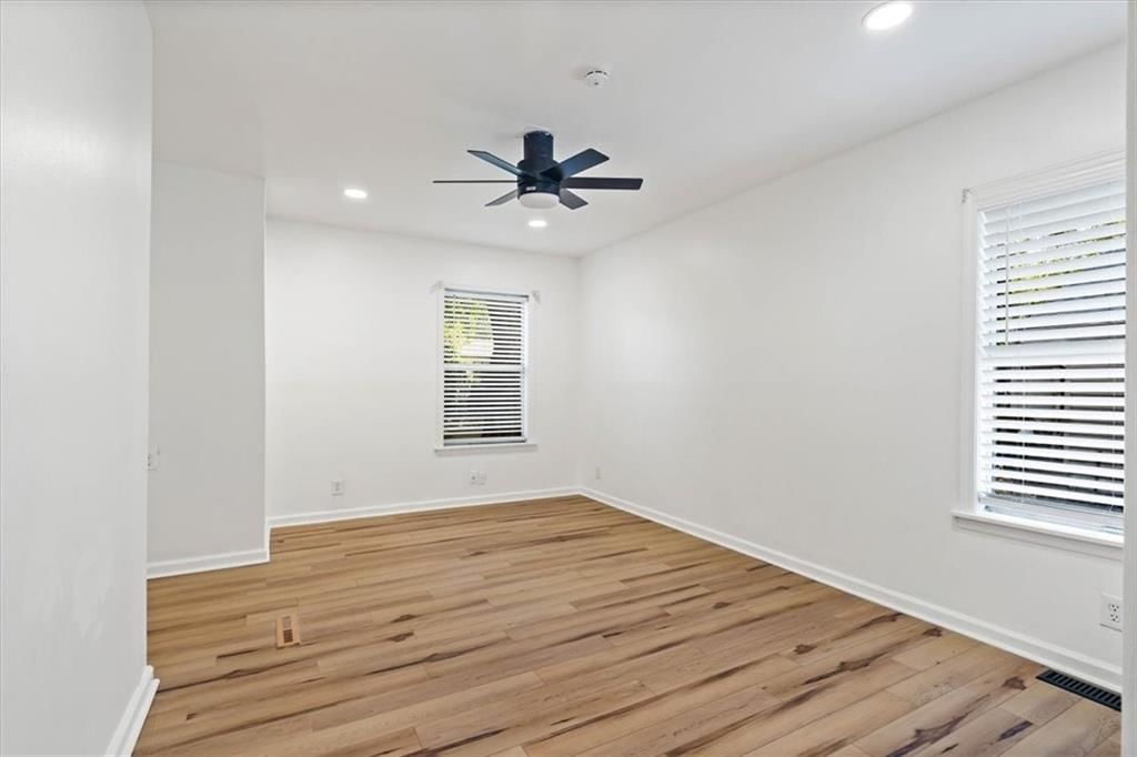 5415 Highland Avenue — photo 13