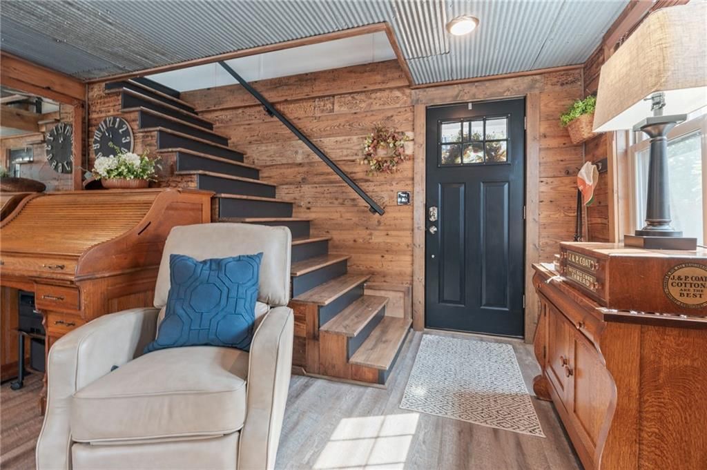 604 S Daviess Street — photo 24