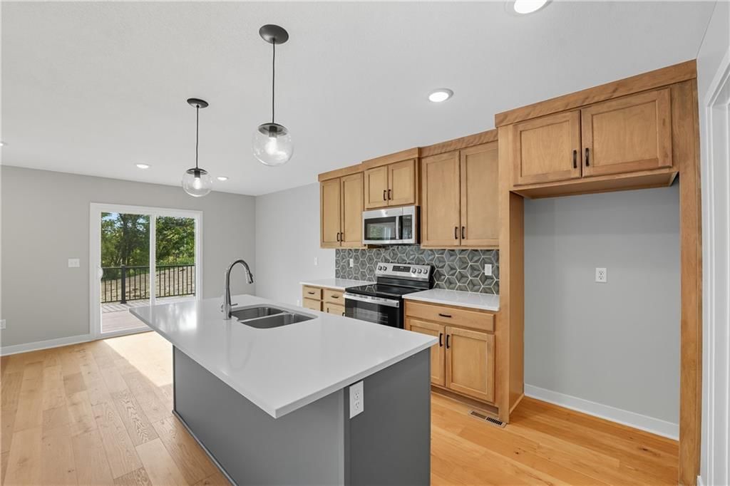 701 Glenn Circle — photo 4