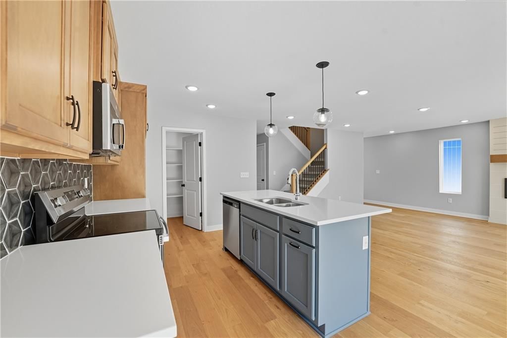 701 Glenn Circle — photo 13