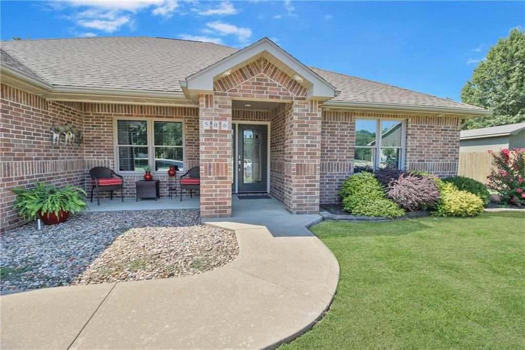506 Deer Trail Street — photo 2