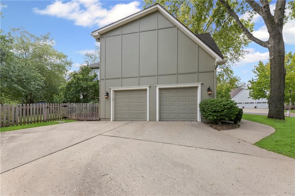 Photo 5 of 57 - 13902 Lowell Avenue
