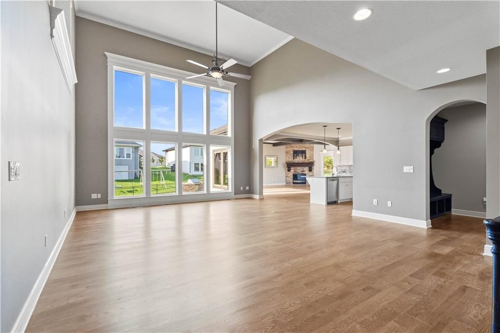 15825 Howe Street — photo 3