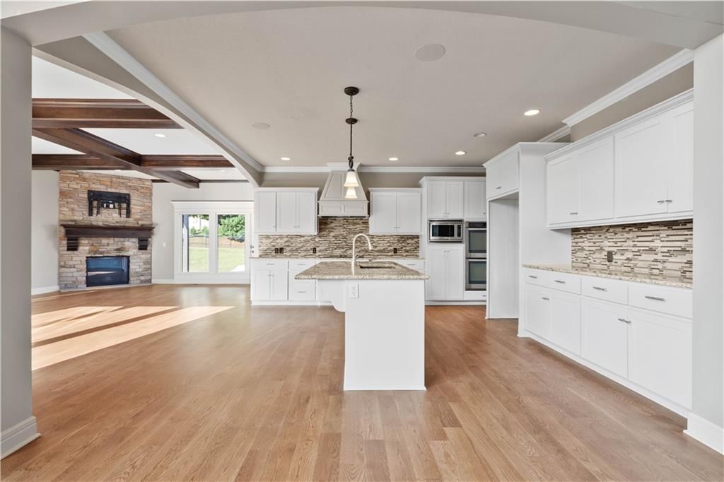 15825 Howe Street — photo 7