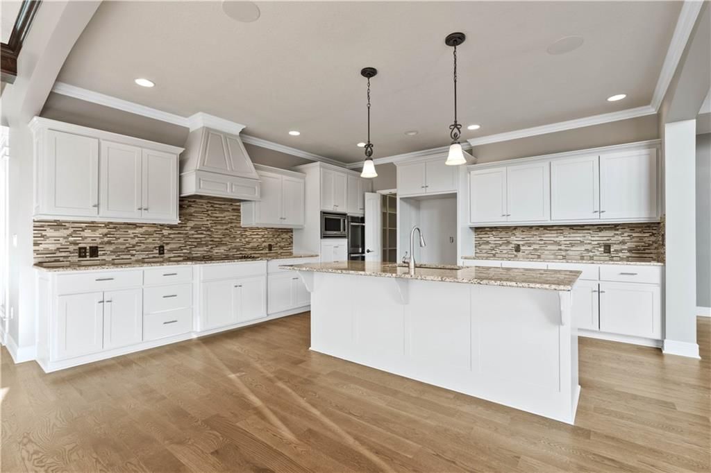 15825 Howe Street — photo 8