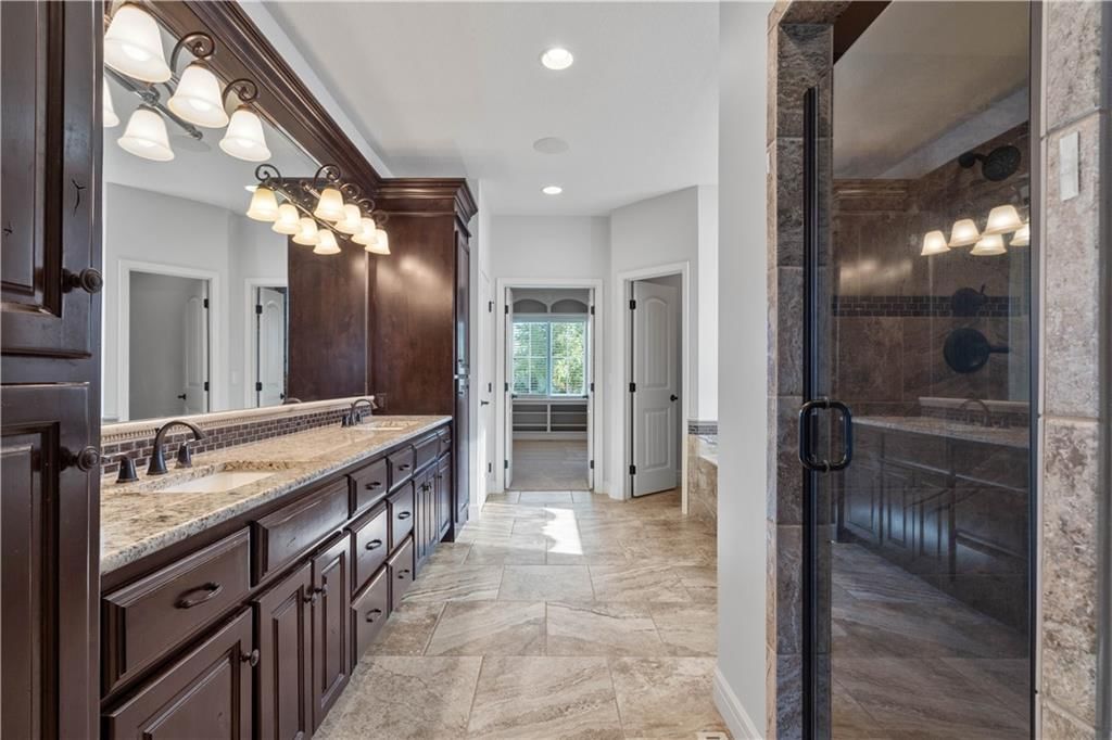 15825 Howe Street — photo 19