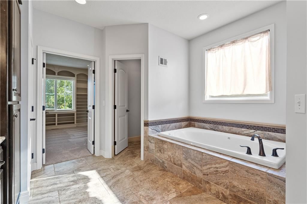 15825 Howe Street — photo 22