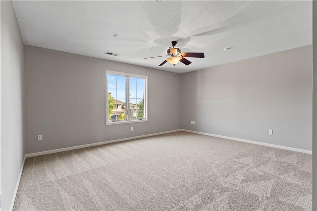 15825 Howe Street — photo 26