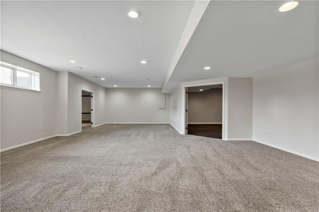15825 Howe Street — photo 30