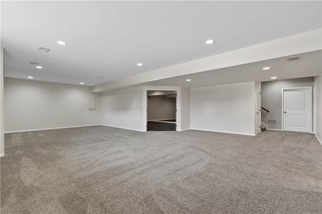 15825 Howe Street — photo 31