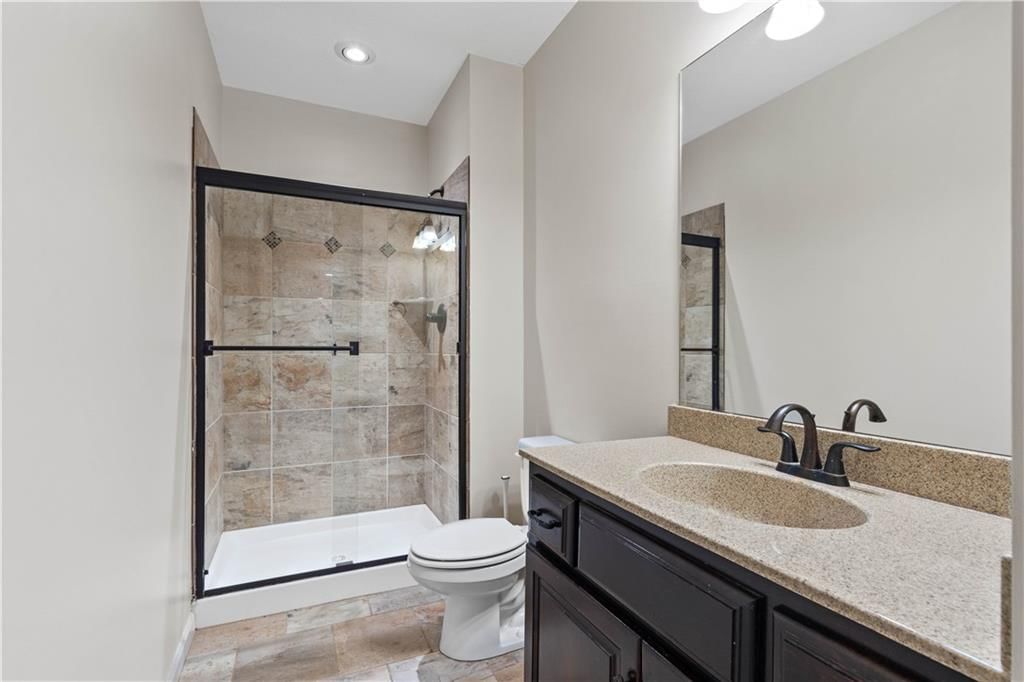 15825 Howe Street — photo 34