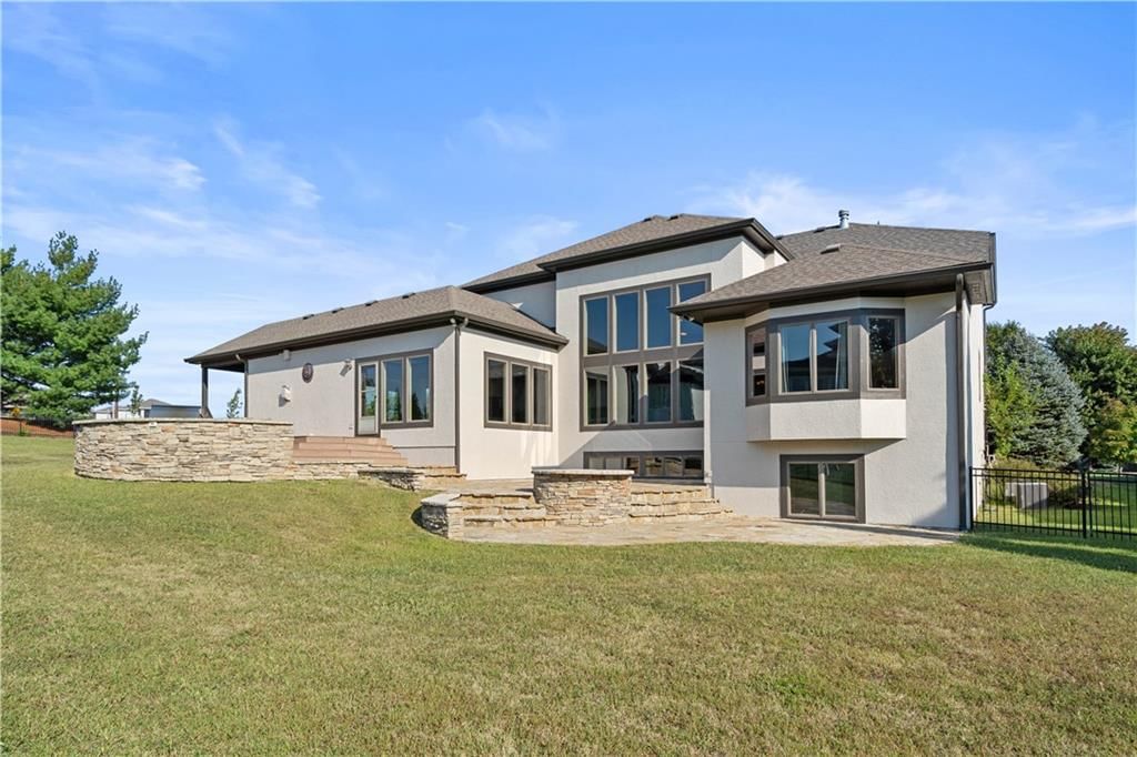15825 Howe Street — photo 38