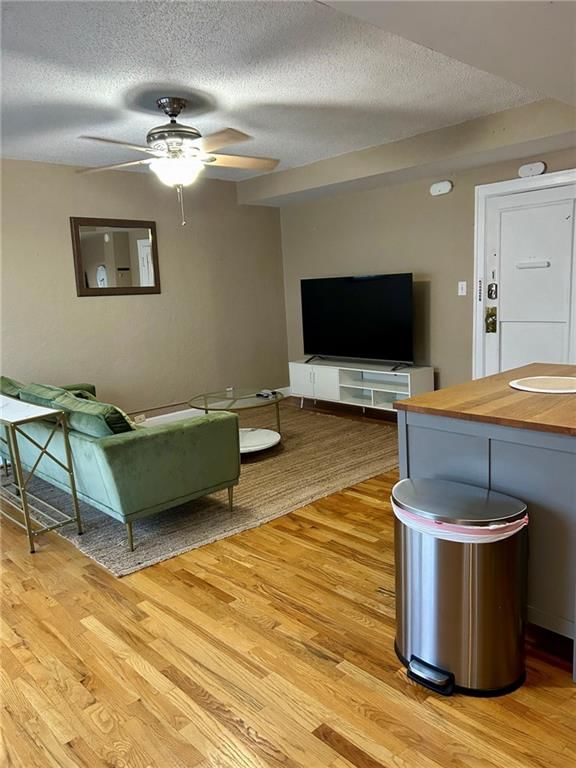 323 Emanuel Cleaver II Boulevard, Kansas City, MO