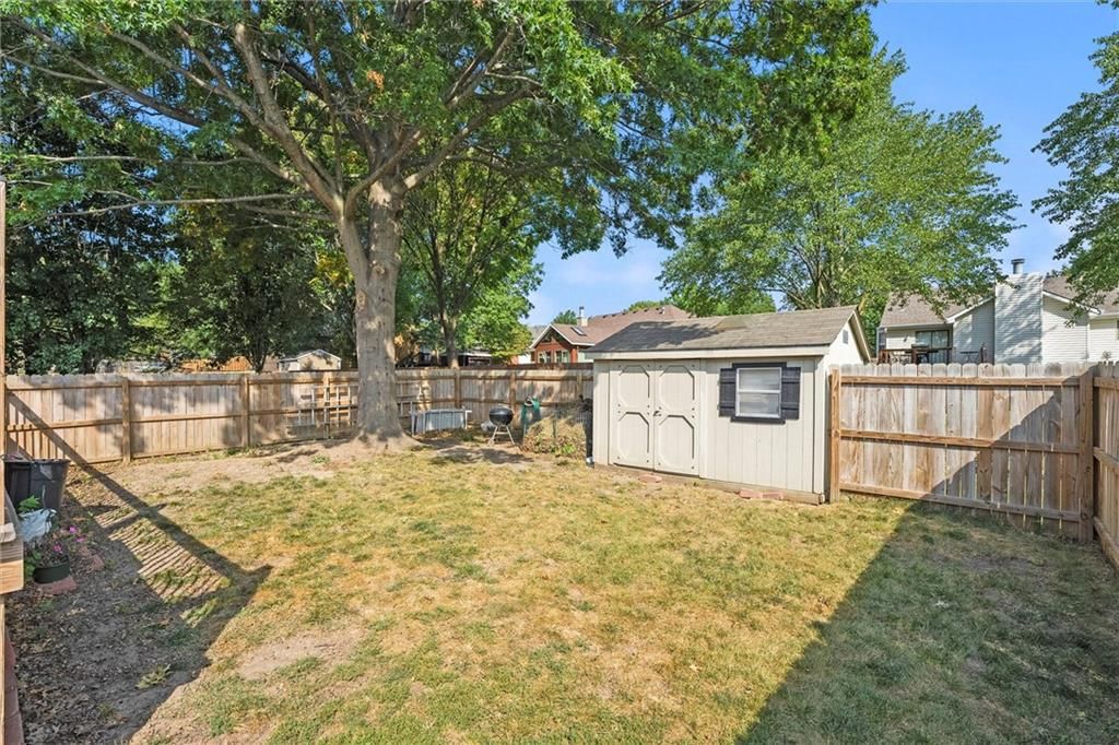 Photo 27 of 34 - 16608 E 51st Terrace Court S N/A