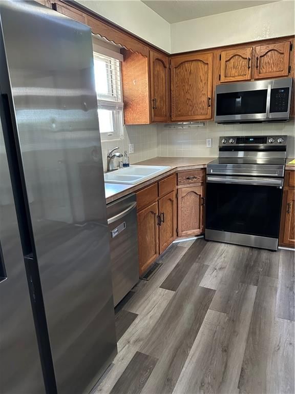 113 W 8th Terrace — photo 9