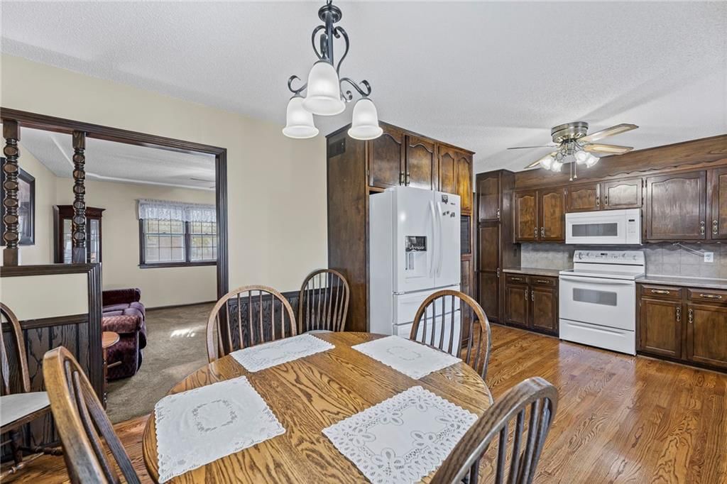 13804 Bennington Avenue — photo 10