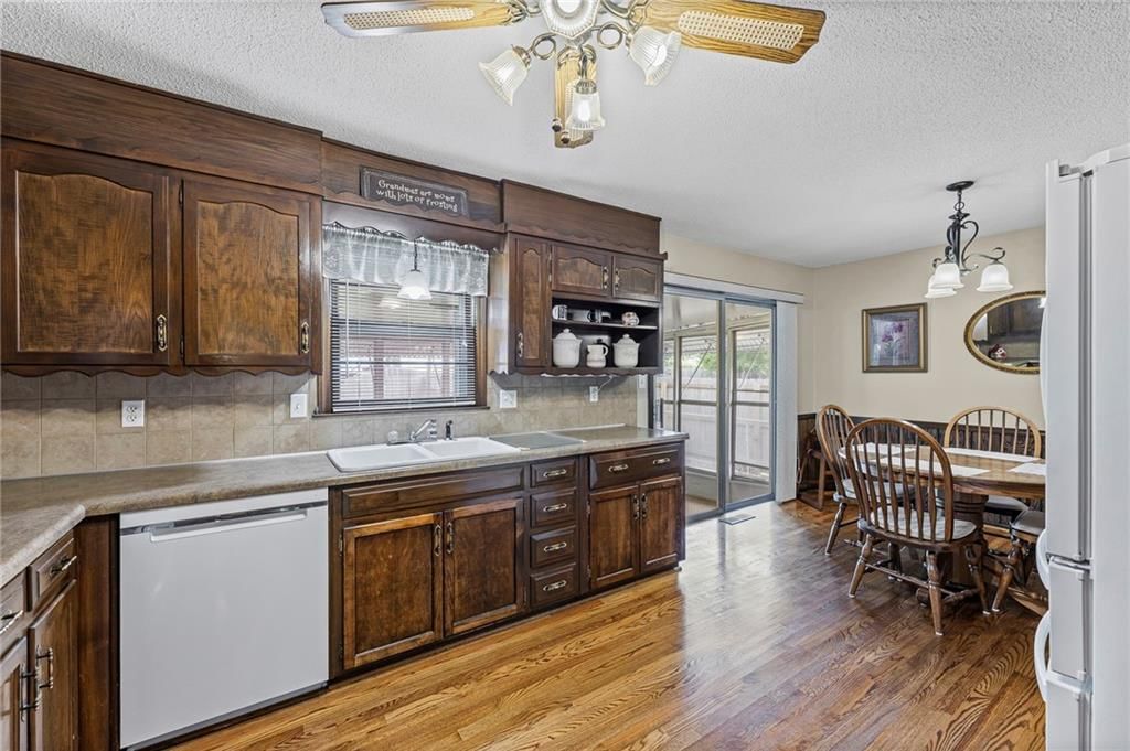 13804 Bennington Avenue — photo 12