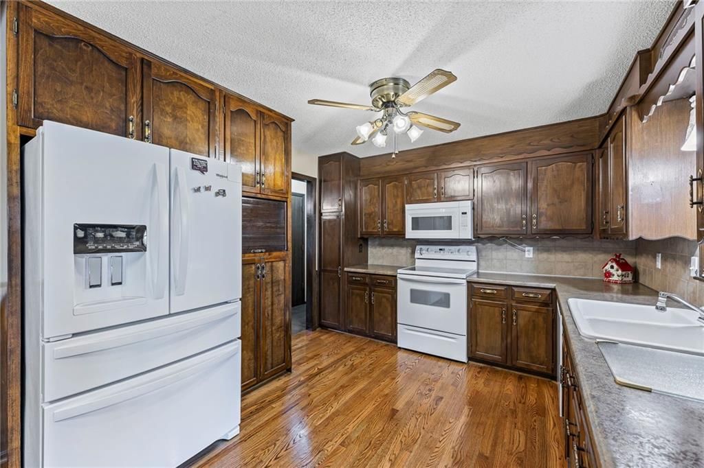 13804 Bennington Avenue — photo 14