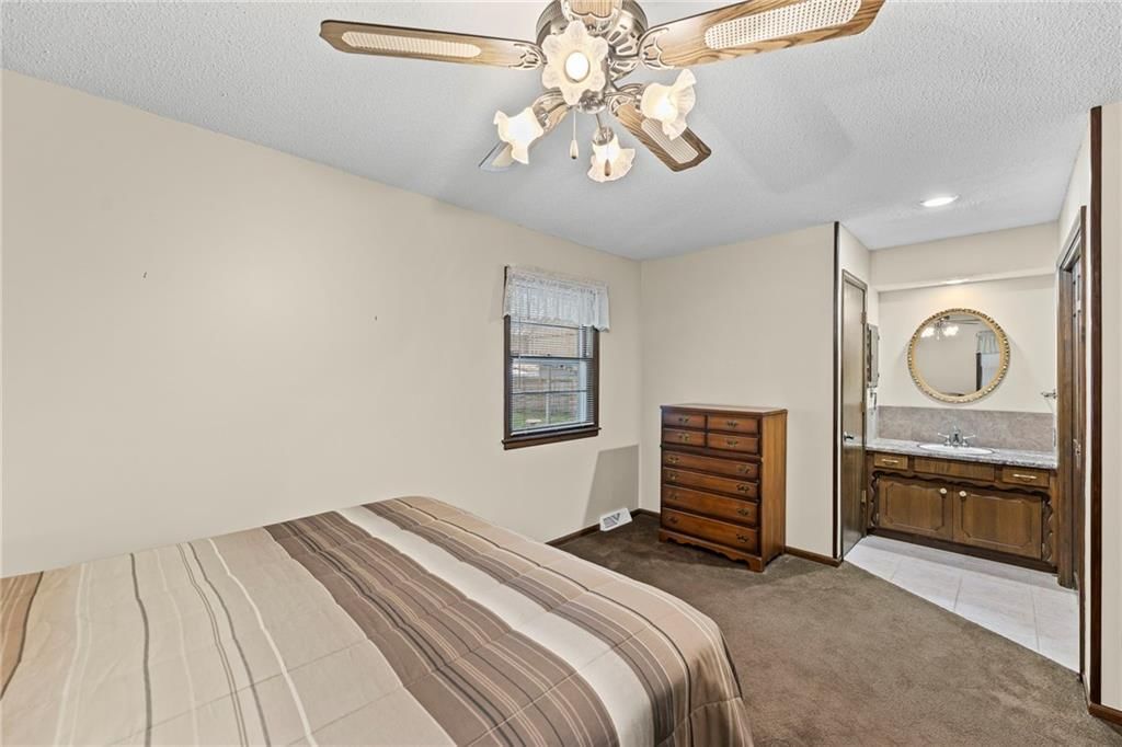 13804 Bennington Avenue — photo 20