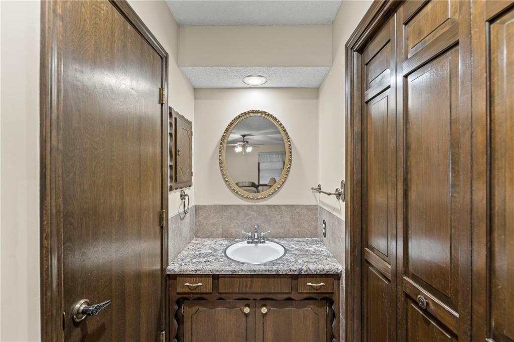 13804 Bennington Avenue — photo 21
