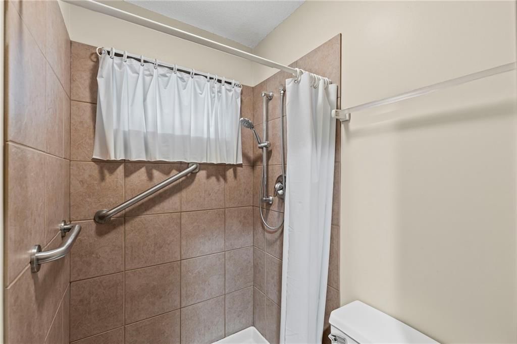 13804 Bennington Avenue — photo 22
