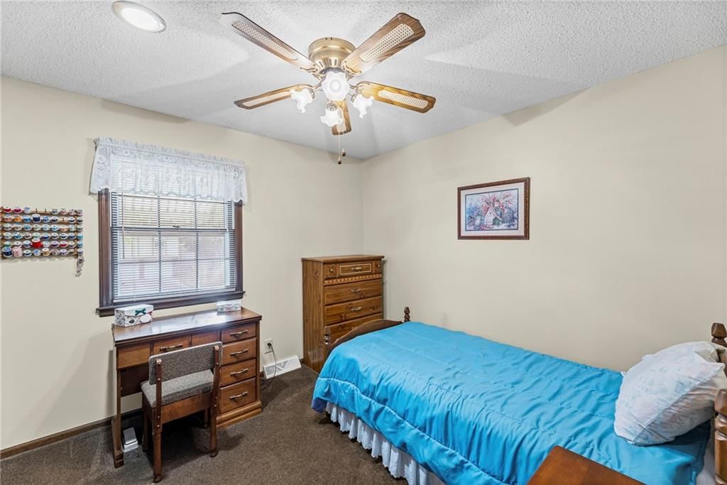 13804 Bennington Avenue — photo 23