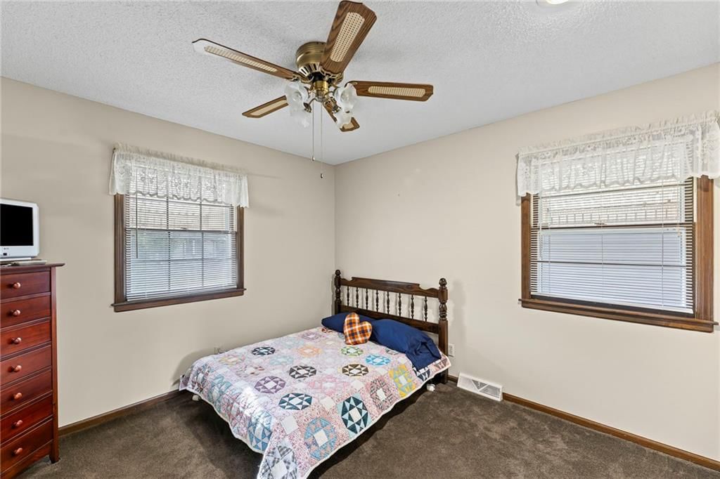 13804 Bennington Avenue — photo 27