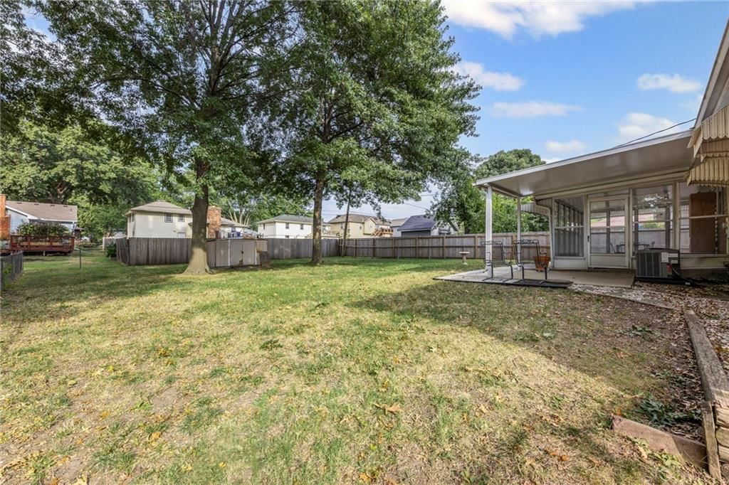 13804 Bennington Avenue — photo 37
