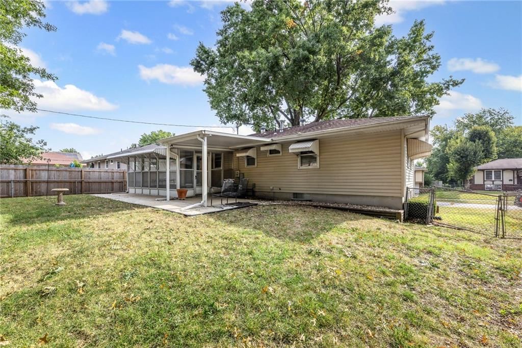 13804 Bennington Avenue — photo 39