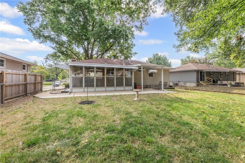 13804 Bennington Avenue — photo 40