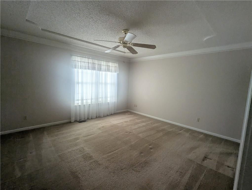 Photo 13 of 26 - 1580 Ridgeway Drive